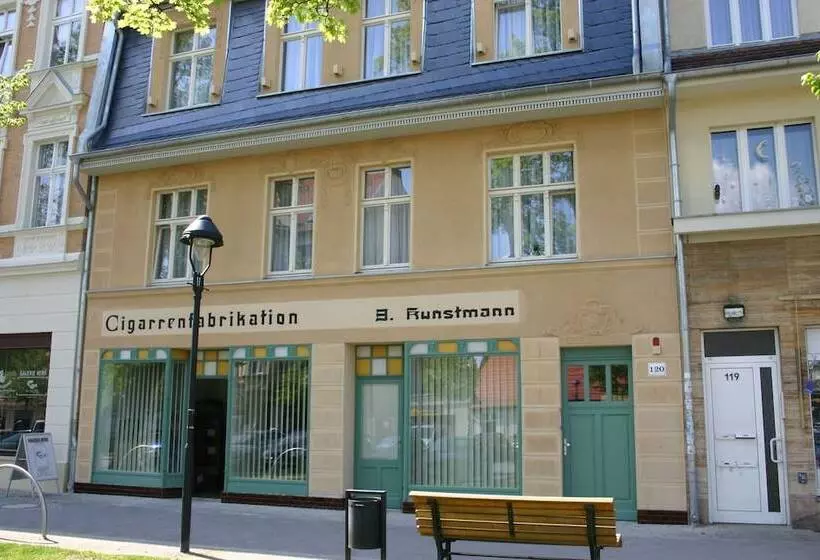 هتل Pension Unicat