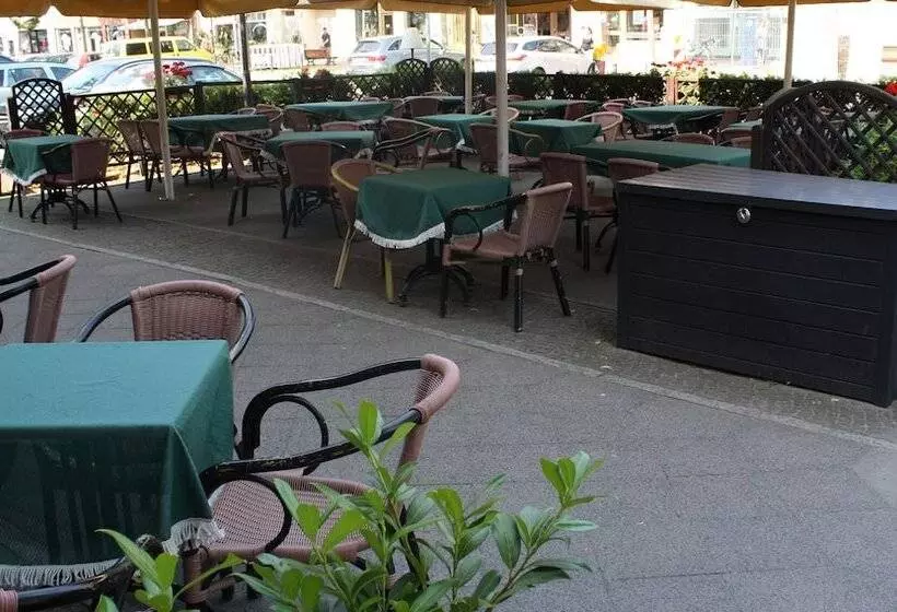 هتل Pension Unicat