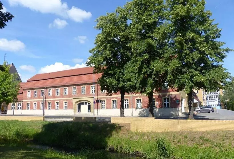 فندق Vierseithof Luckenwalde