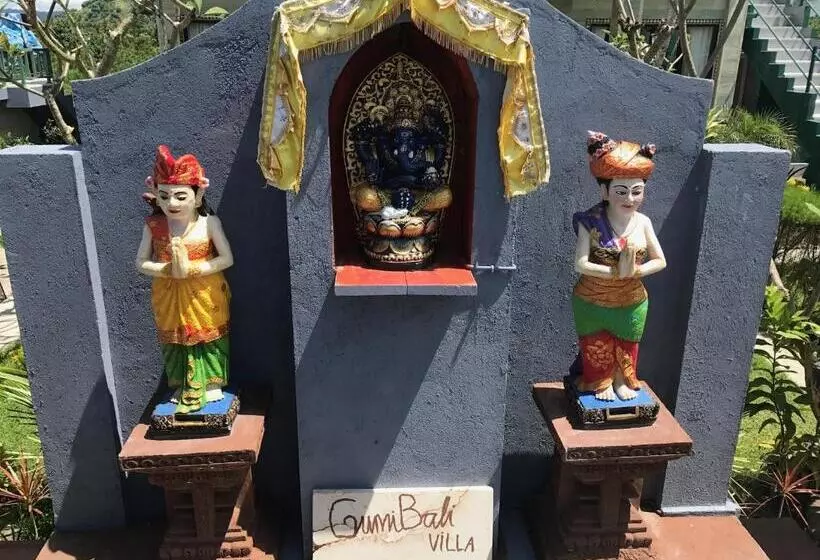 ペンション Gumibali Villa