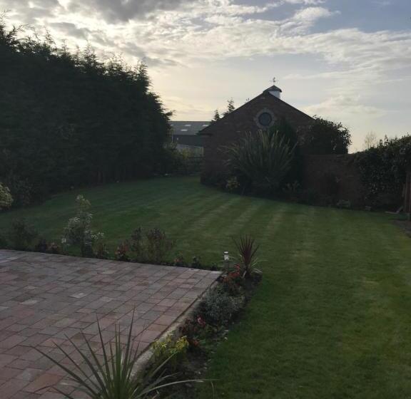 مبيت وإفطار Mickering Barn