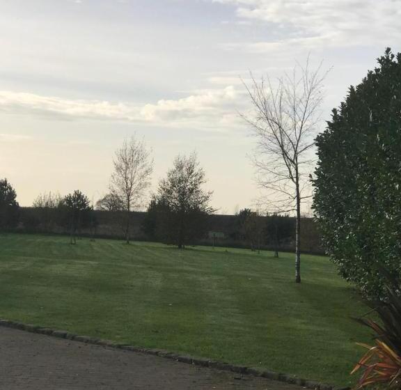 مبيت وإفطار Mickering Barn