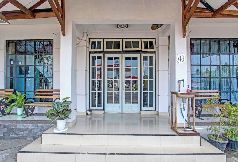 Отель Oyo 91525 Bugisan