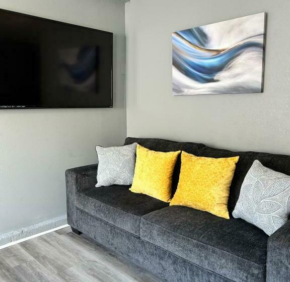 膳宿费 Spacious Studio With Private Entry