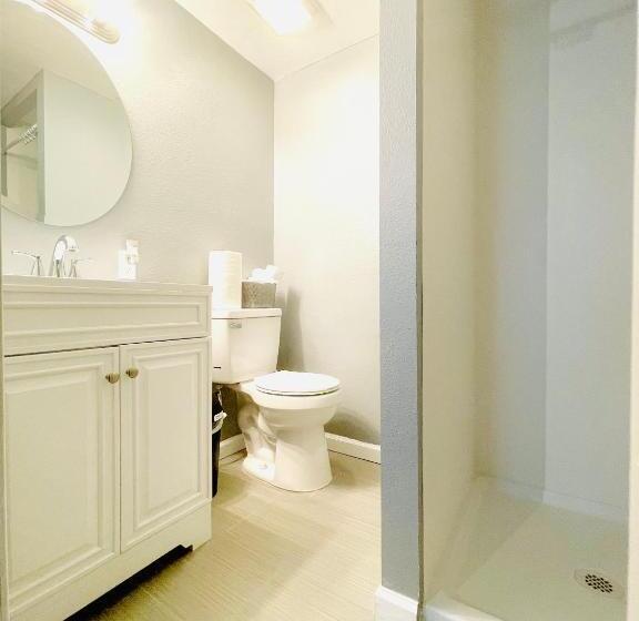 膳宿费 Spacious Studio With Private Entry