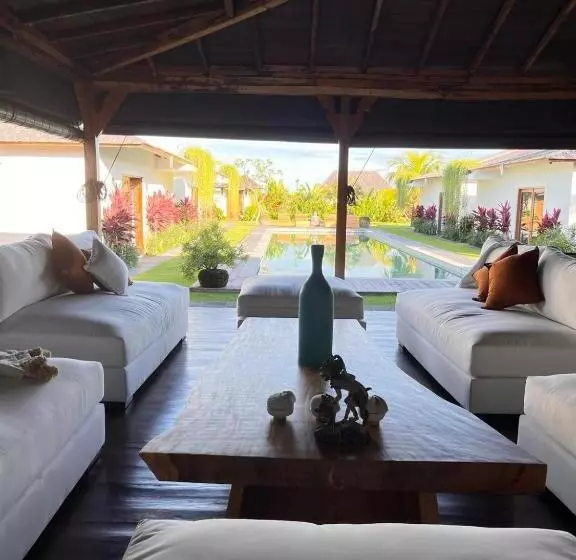 Aamiaismajoitus (B&B) Villa Karma Kama