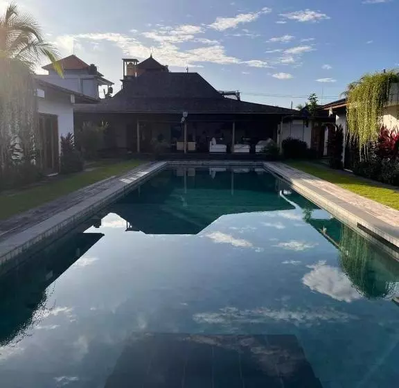 Aamiaismajoitus (B&B) Villa Karma Kama
