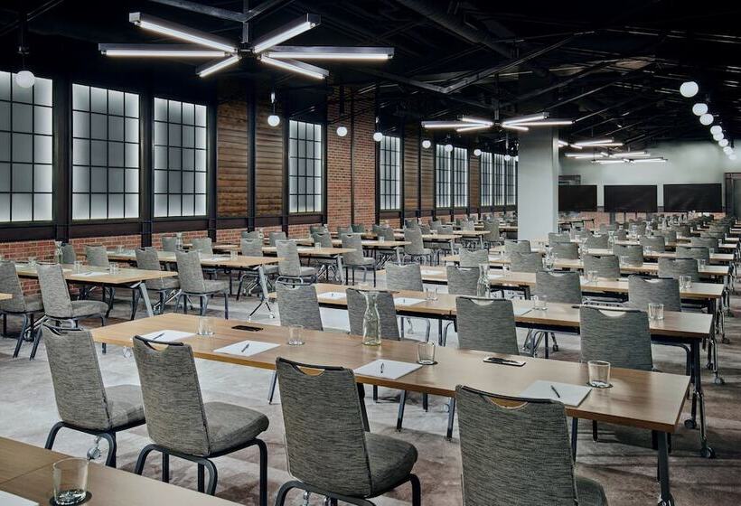 هتل Moxy Downtown Los Angeles