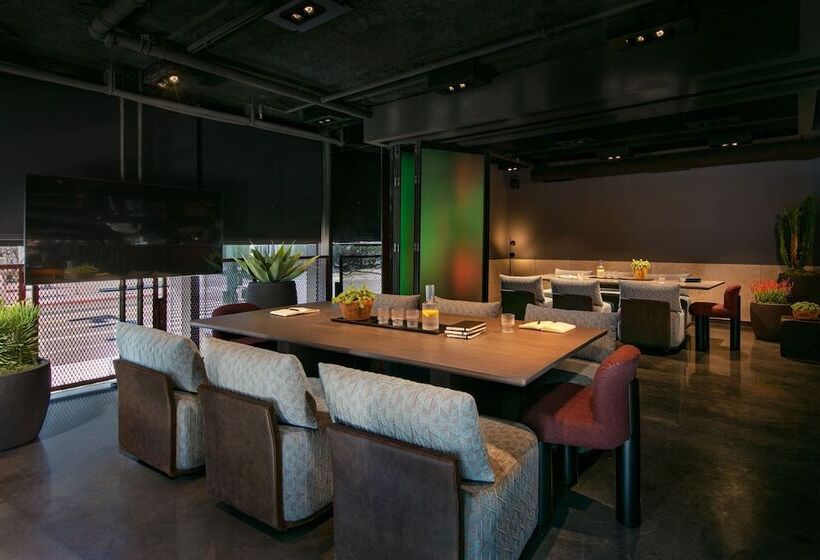 هتل Moxy Downtown Los Angeles