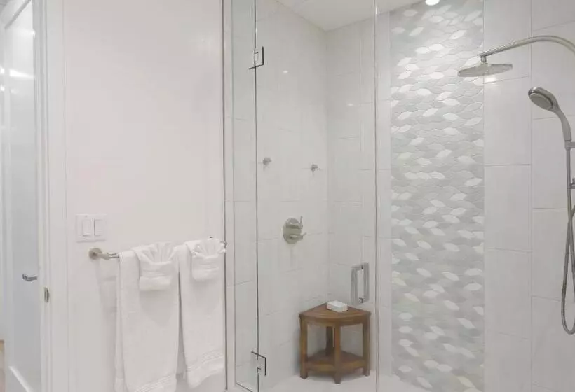 Maui Westside Presents: Honua Kai   Luana Garden Villas 7b