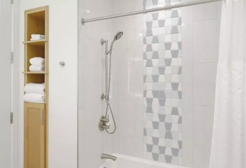 Maui Westside Presents: Honua Kai   Luana Garden Villas 7b