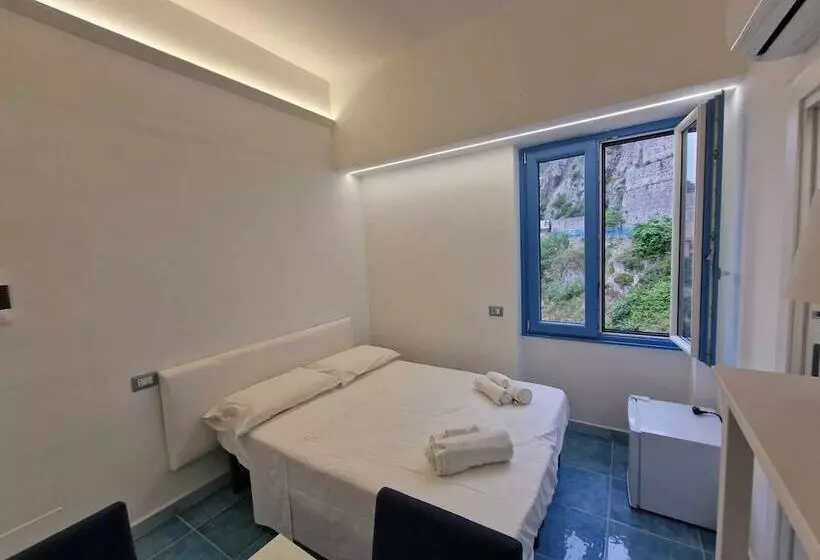 B&b Acquamarine