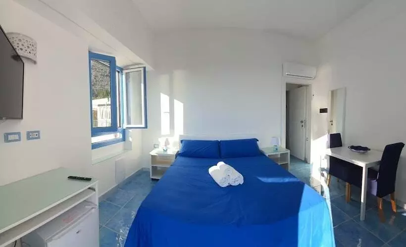 B&b Acquamarine