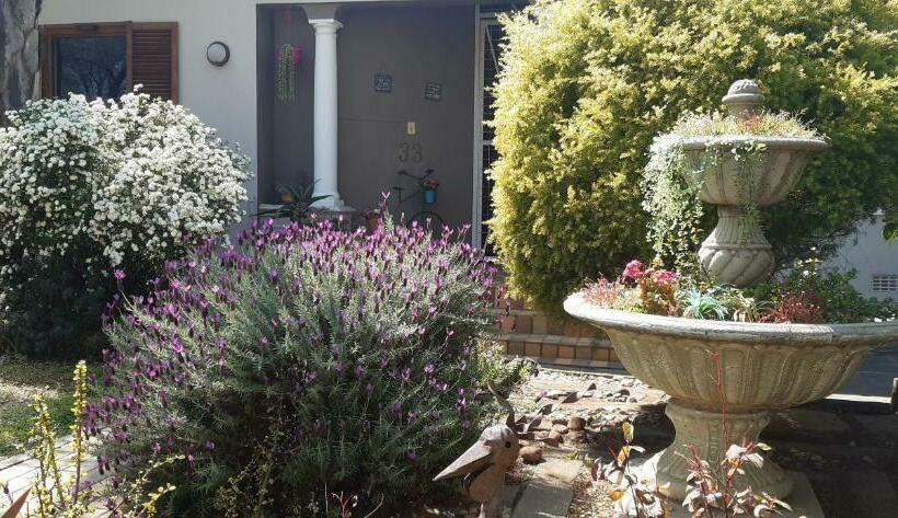 Bed and Breakfast Die Tuis Huis Selfcatering No Loadshedding