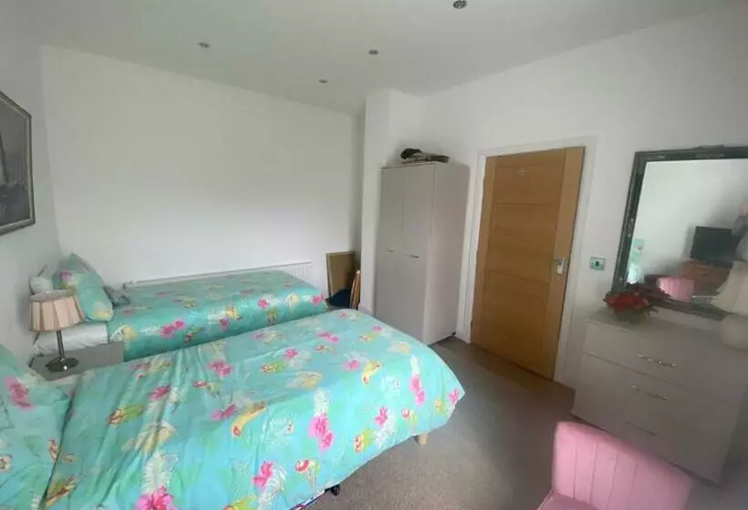 ベッドアンドブレックファースト Witheys Lodge