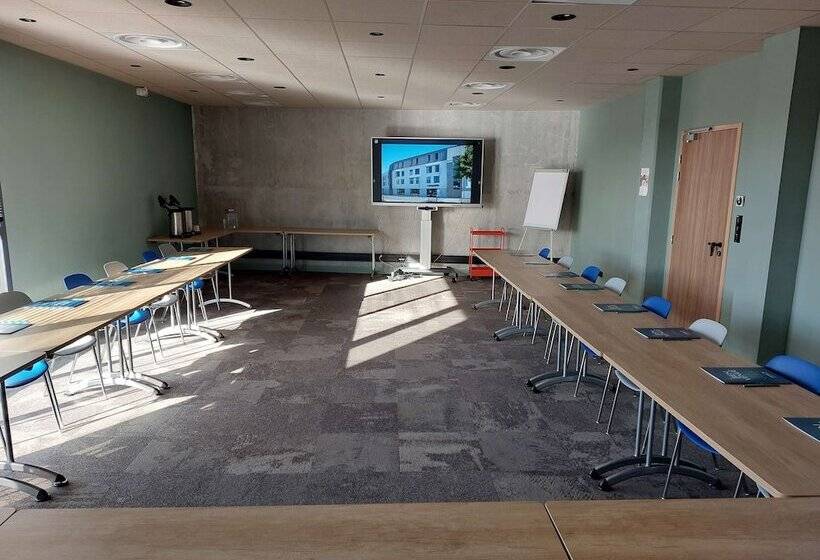 فندق Campanile Saintbrieuc Centre  Gare