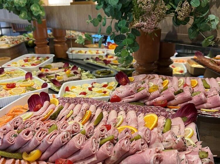 فندق Campanile Saintbrieuc Centre  Gare