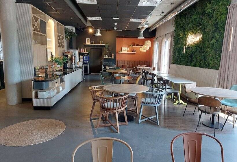 فندق Campanile Saintbrieuc Centre  Gare