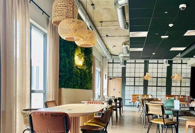 هتل Campanile Saintbrieuc Centre  Gare