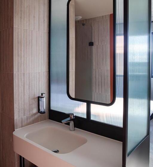 فندق Campanile Saintbrieuc Centre  Gare