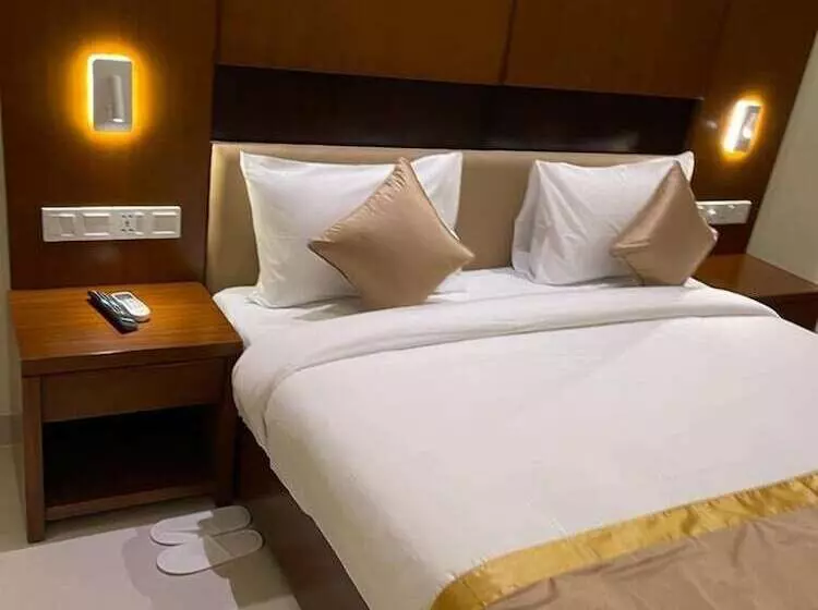 هتل Shopnil Shindhu