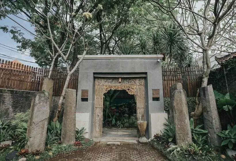 Alam Bidadari Seminyak Villas