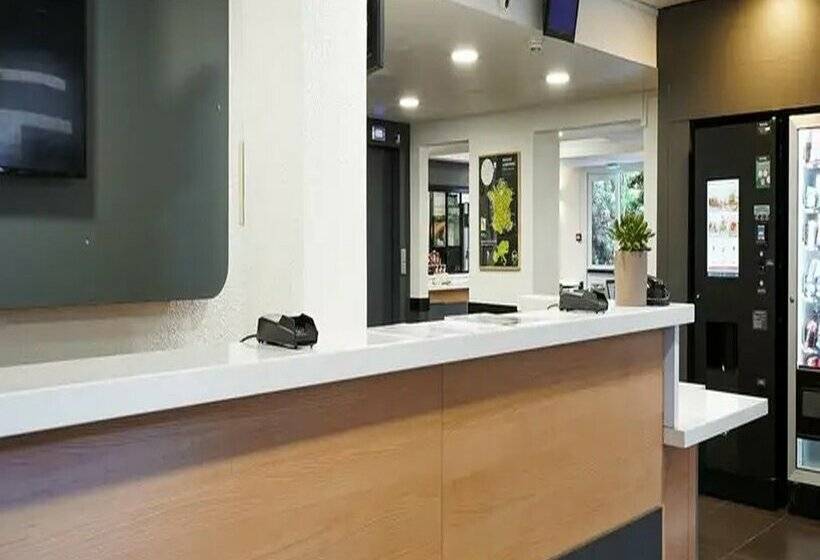 B&B HOTEL Marseille Parc Chanot