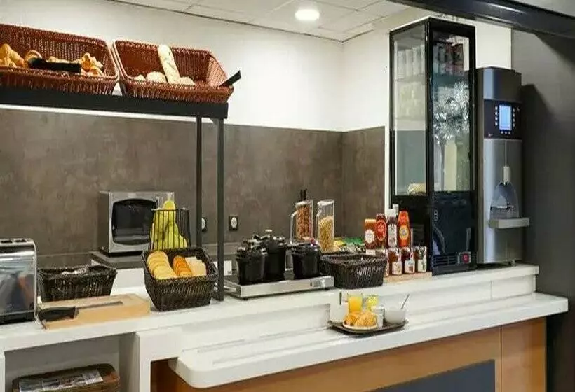 B&B HOTEL Marseille Parc Chanot