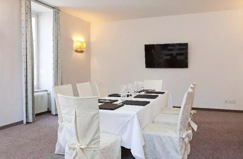 Отель Edelweiss Swiss Quality