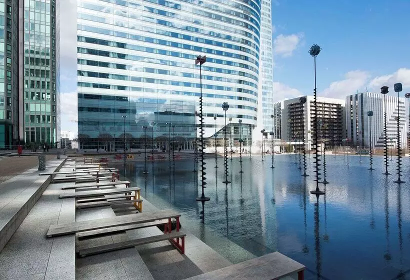 هتل Melia Paris La Defense
