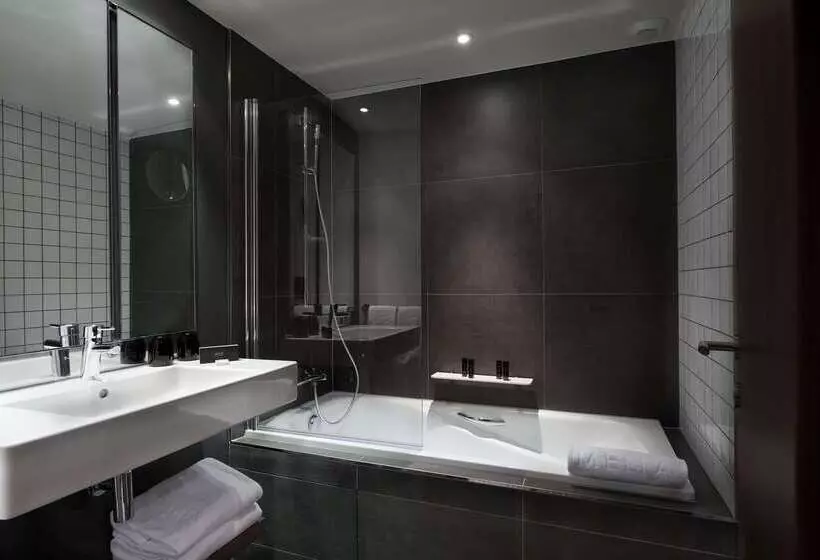 هتل Melia Paris La Defense