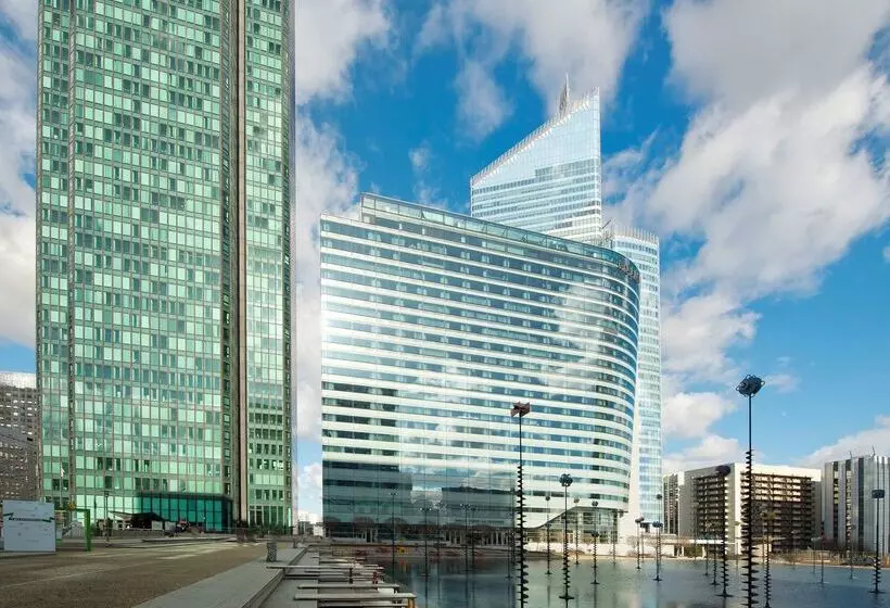 هتل Melia Paris La Defense