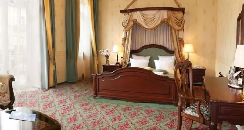 فندق Old Continent