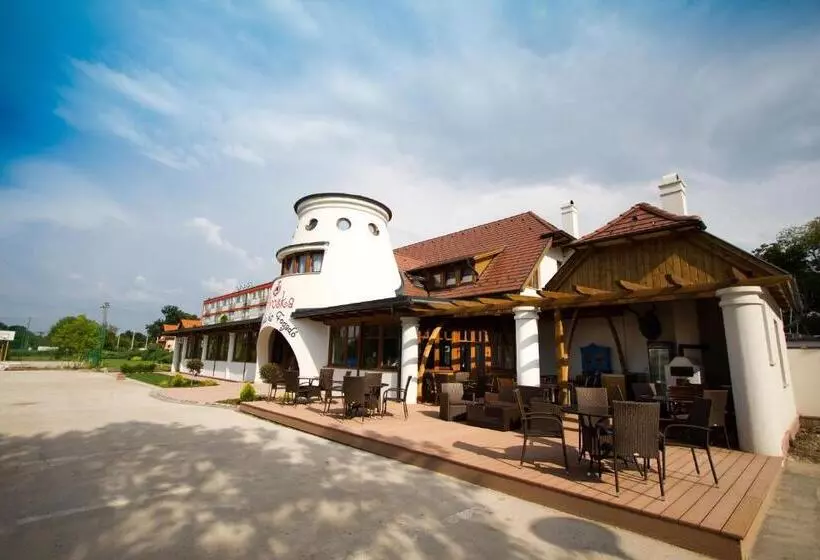 Otel Piroska Csárda és Panzió