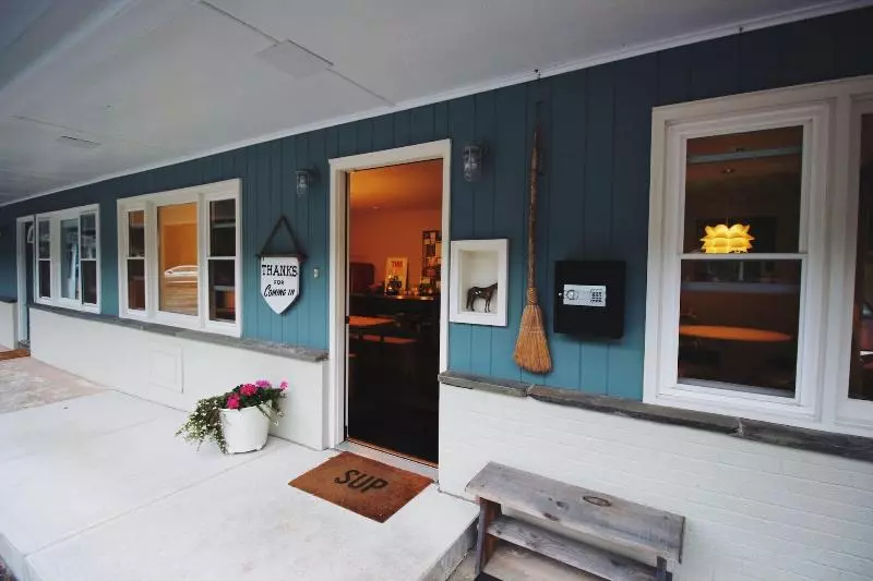 모텔 The Little Lion