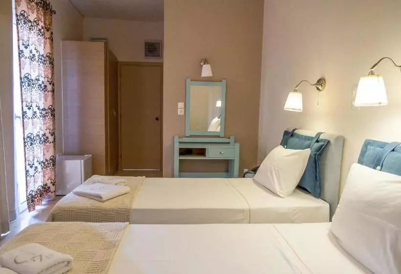 Zorbas Hotel Santorini