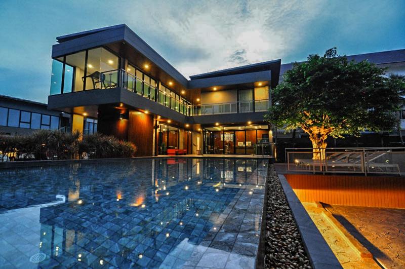 The S Block Condotel