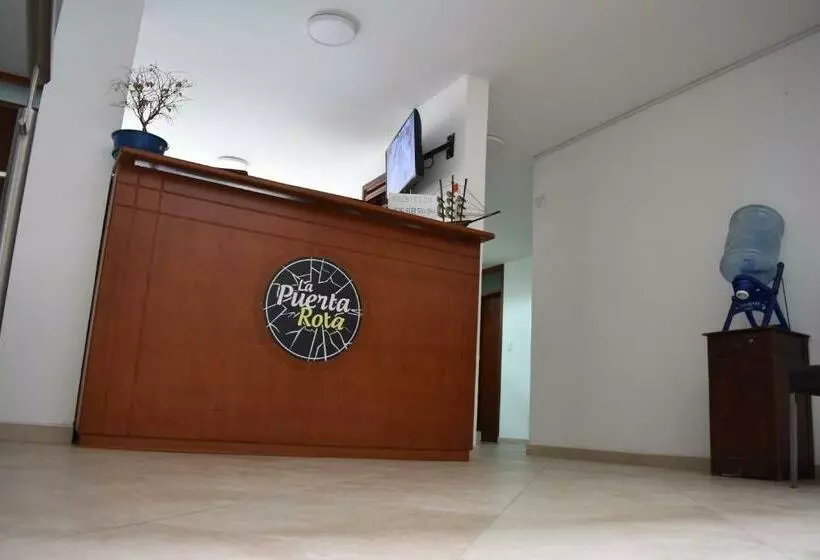 ホテル La Puerta Rota