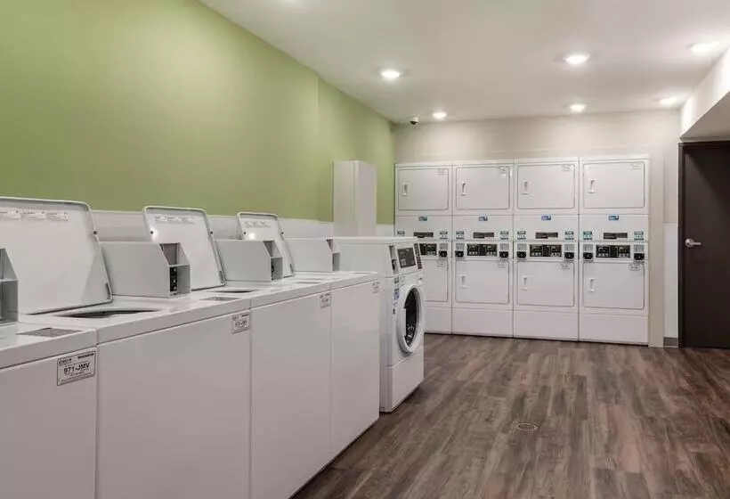 ホテル Woodspring Suites Greensboro   High Point North