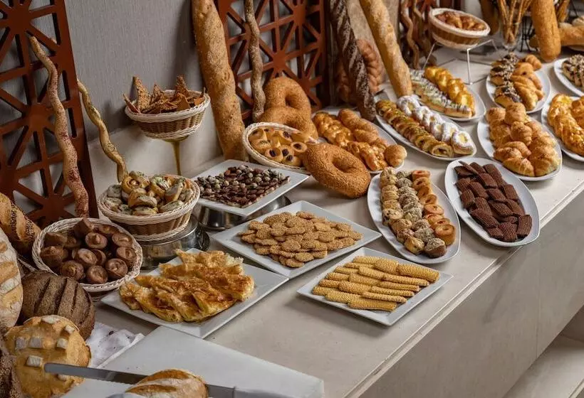 Hotelli Elaf Al Taqwa