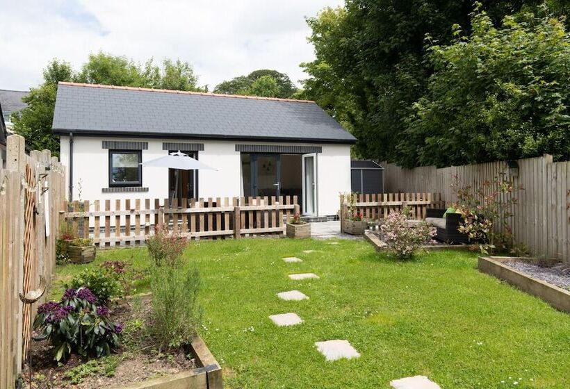 Parsonage Cottage  Peaceful, Dog Friendly Cottage