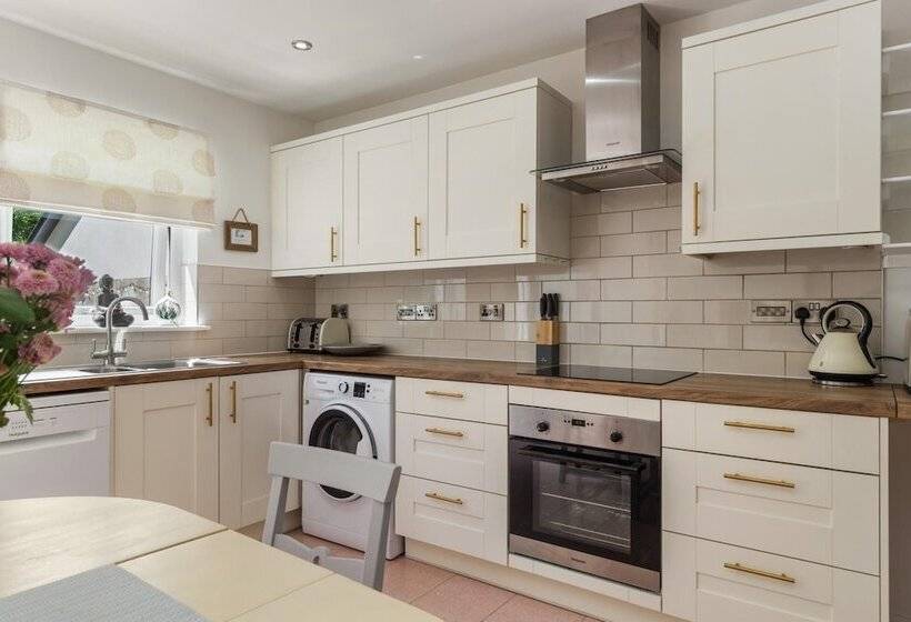 Parsonage Cottage  Peaceful, Dog Friendly Cottage