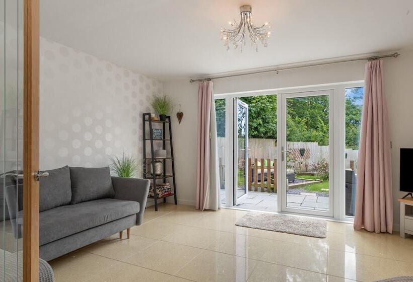 Parsonage Cottage  Peaceful, Dog Friendly Cottage