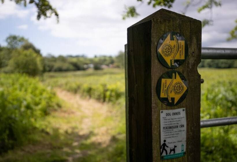 Parsonage Cottage  Peaceful, Dog Friendly Cottage
