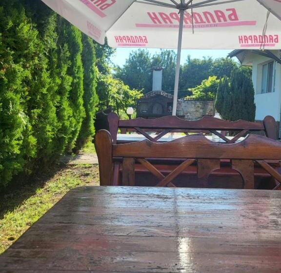 פנסיון Guest House Plamena