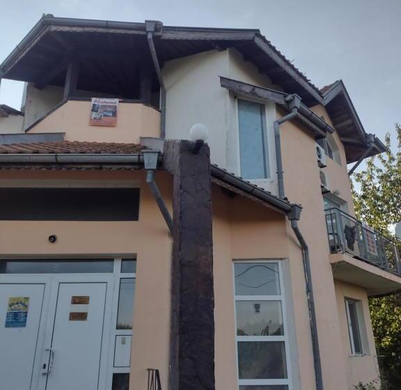 פנסיון Guest House Plamena