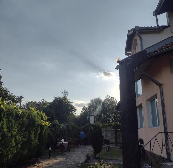 פנסיון Guest House Plamena