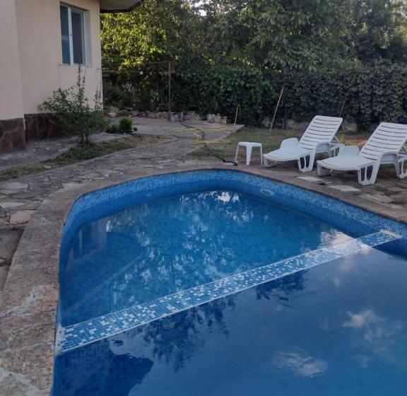 פנסיון Guest House Plamena