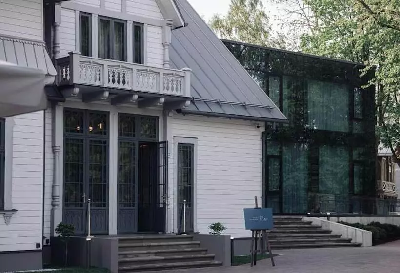 Roze Peldu Residence