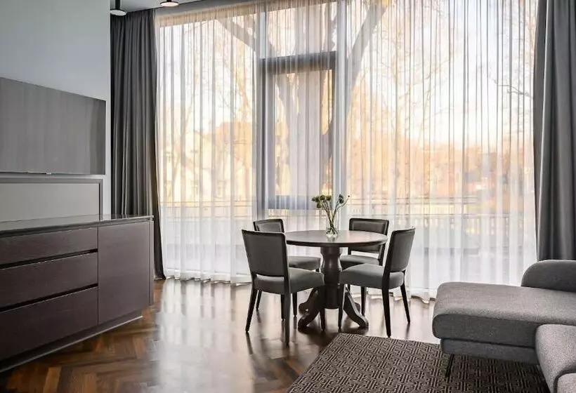 Roze Peldu Residence